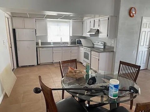 Foto del edificio - 7716 Partridge Ave