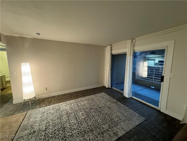 Building Photo - 1900 Villa Palms Ct