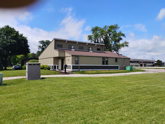 Building Photo - 6410 Normandy Dr