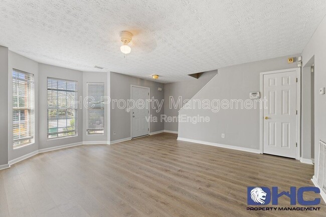 Foto del edificio - 5876 Strathmoor Manor Cir