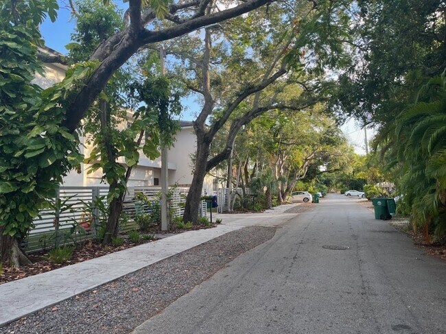 Ave. Trapp - 2585 Trapp Ave