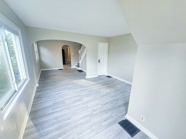 Foto del edificio - 3247-3247 Winthrop Ave