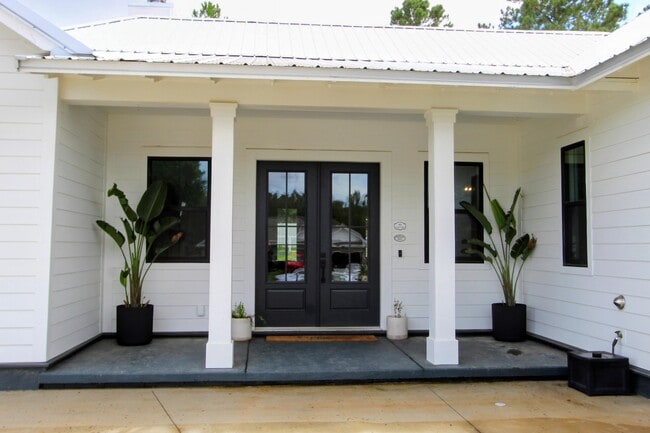 Building Photo - 3116 Pinot Way