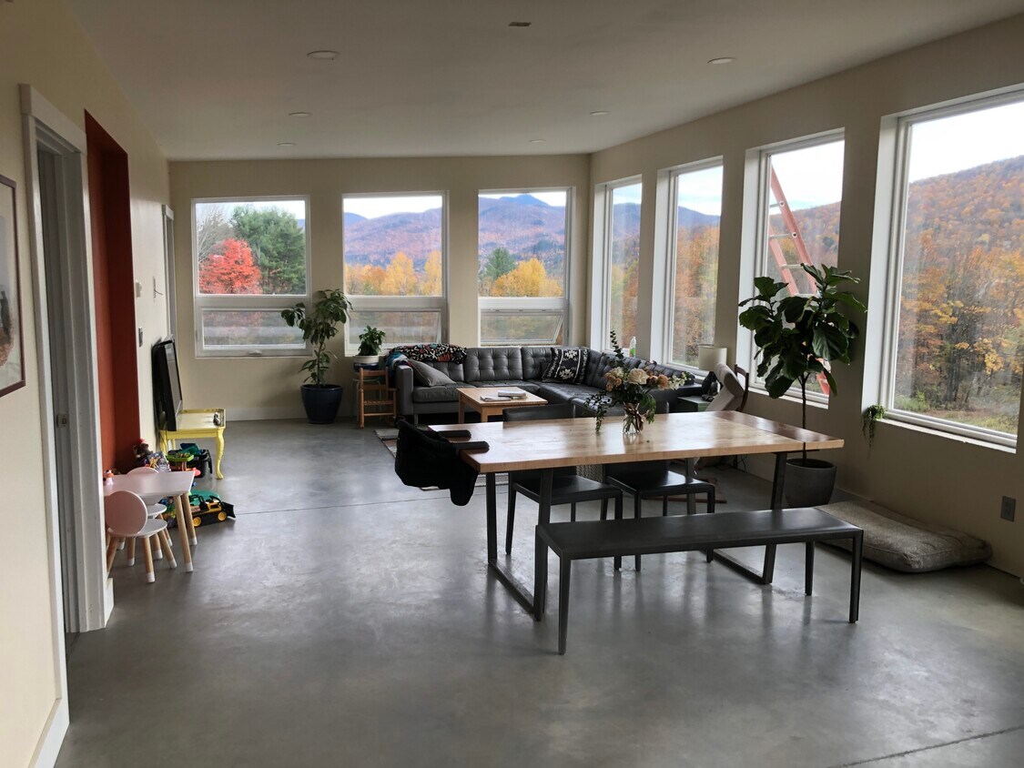 Foto principal - 776 E Main St
