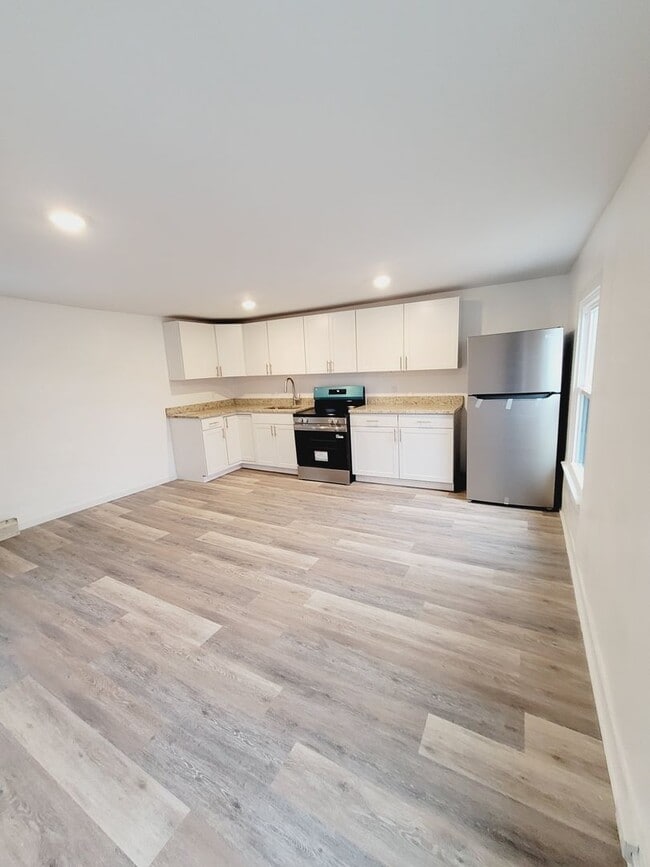 Photo - 1114 Bedford Ave Apartment