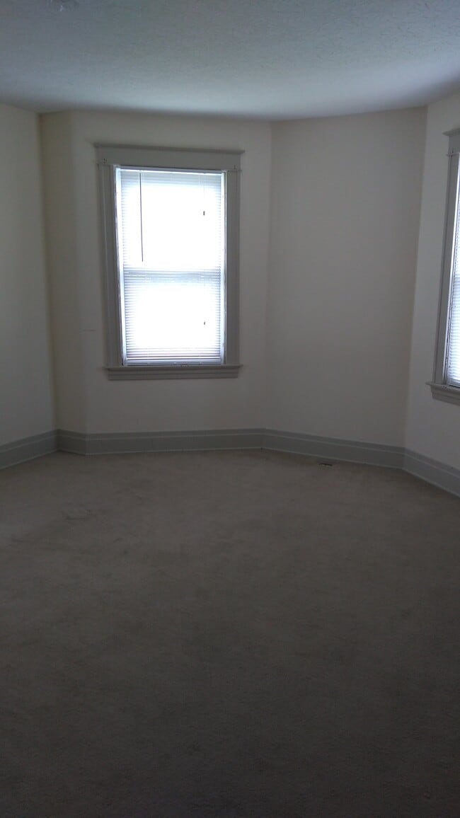 Building Photo - 3718 Darwin Ave