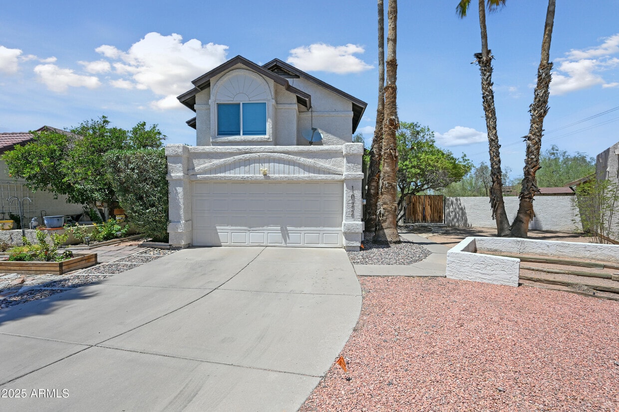 Primary Photo - 1022 W Estrella Dr