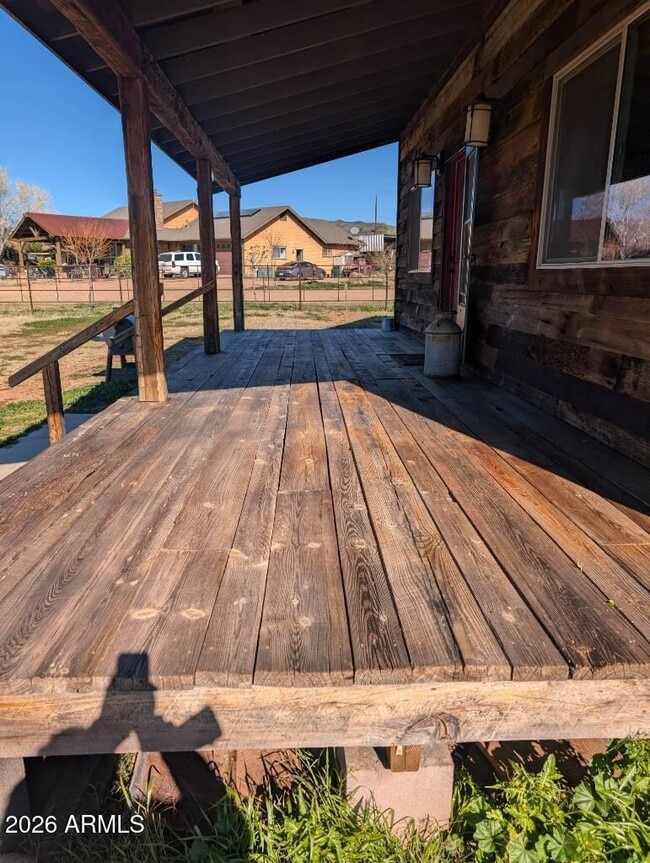 Foto del edificio - 200 W H Bar Rnch Rd