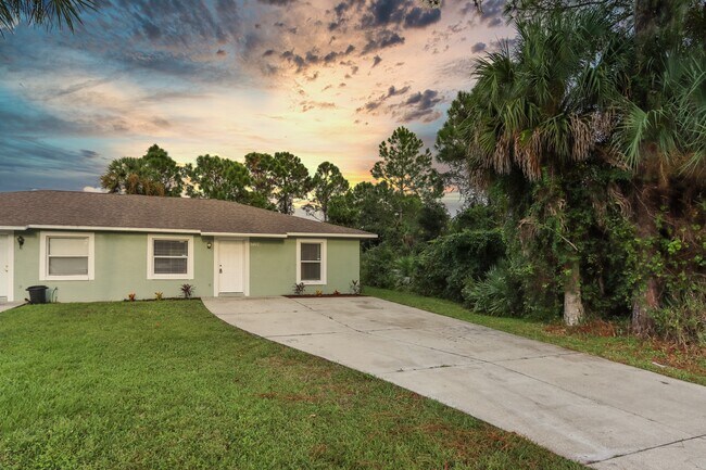 Building Photo - 3405 India Palm Dr