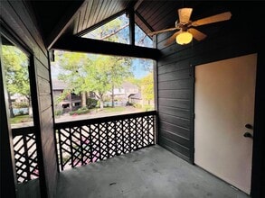 Building Photo - 12755 Mill Ridge Dr