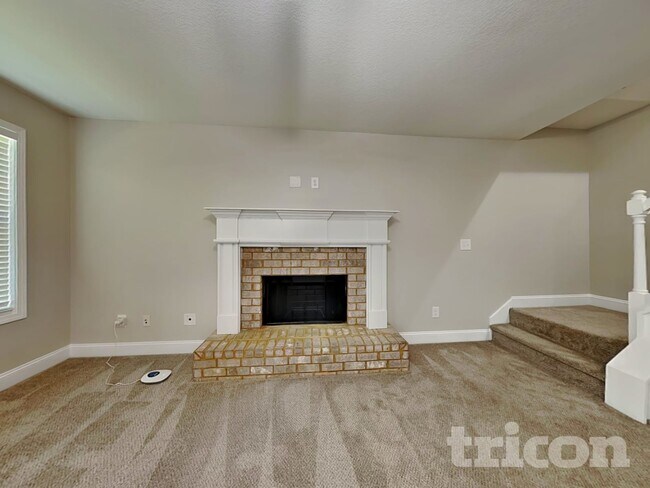Foto del edificio - 210 Livingston Ct