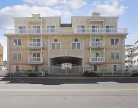 Building Photo - 15 Sumner Ave