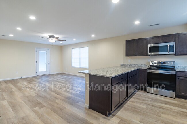 Foto del edificio - 933 Warrior Hill Dr
