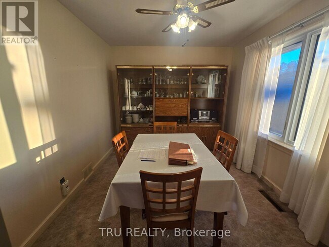 Building Photo - 1 Joan St