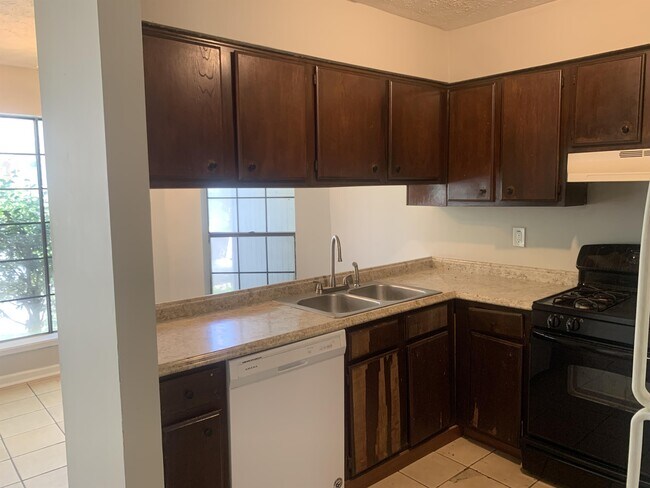 Foto del edificio - 799 Heritage Oaks Dr