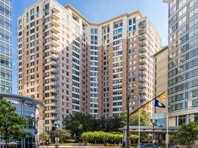 Foto del edificio - 851 N Glebe Rd