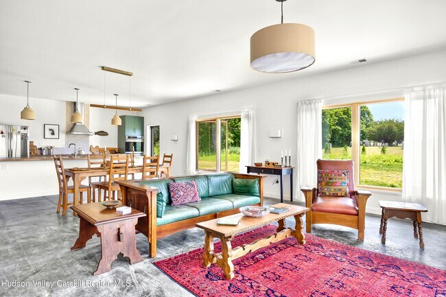 Foto del edificio - 88 Hover Ave