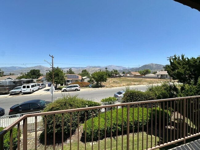 Foto del edificio - 3bd/2ba Condo - Mentone, CA