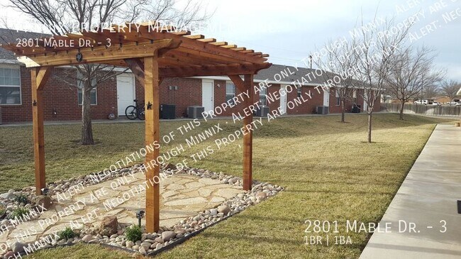 Building Photo - 2801 Mable Dr.