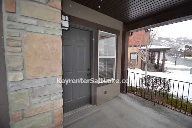 Building Photo - 14827 S Chandlerpoint Way