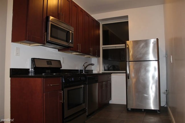 Building Photo - 235 W 107th St