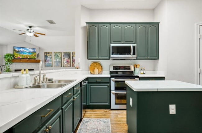 Building Photo - 5908 Creekway Dr