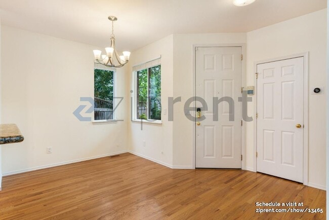 Building Photo - 15150 NE 8th Pl