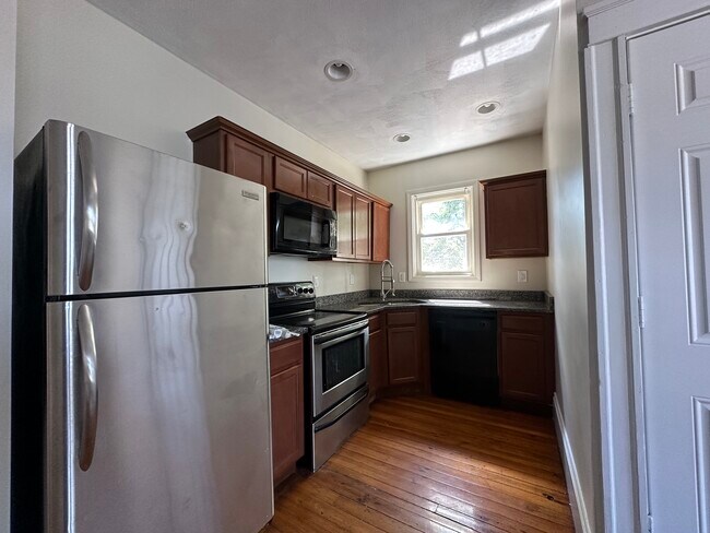 Foto del edificio - 230 Bay View Ave