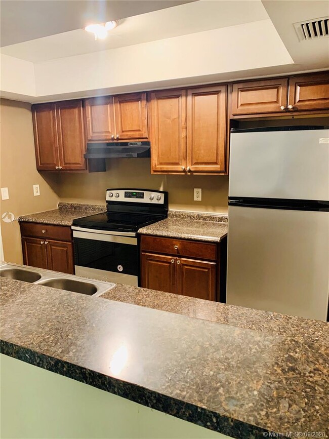 Foto del edificio - 7412 SW 12th Ct