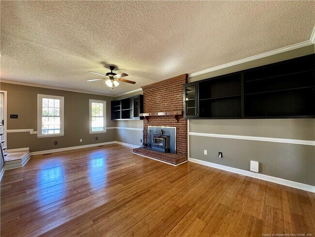 Foto del edificio - 6257 Lake Trail Dr