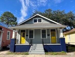 Building Photo - 1705 Rousselin Dr