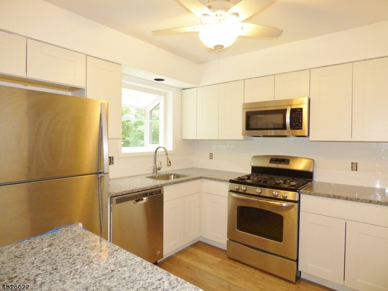 Foto principal - 78 Village Dr