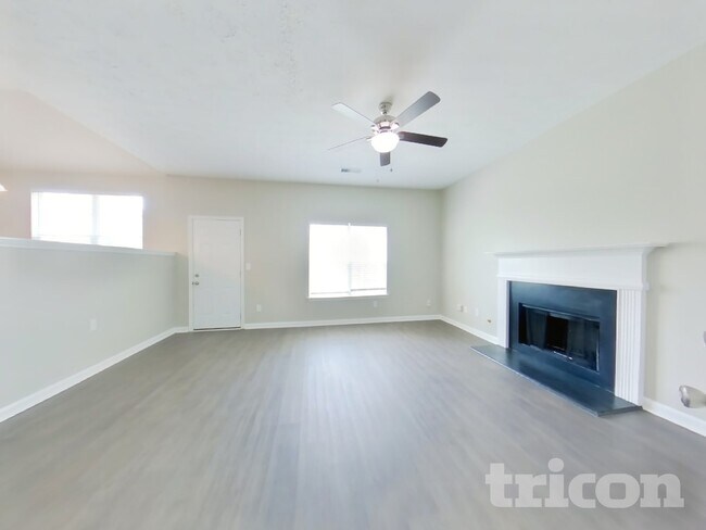 Foto del edificio - 3120 Far Emerald Land