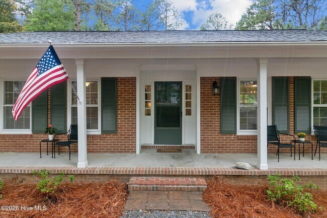 Foto del edificio - 450 Crestview Rd