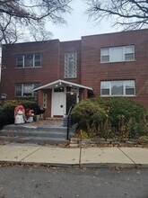 Building Photo - 144 Ann St