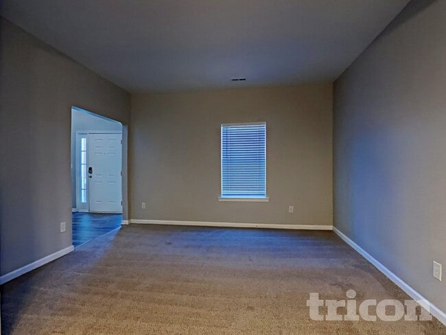 Foto del edificio - 7929 Village Pass