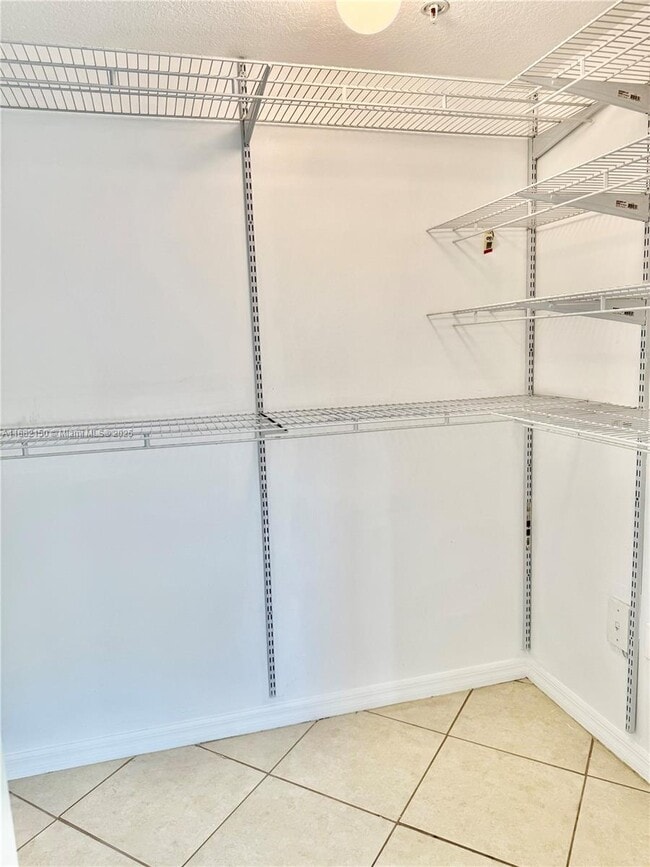 Foto del edificio - 2630 SW 28th St