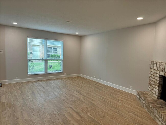 Foto del edificio - 8102 Amelia Rd