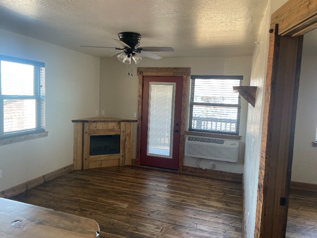 Building Photo - 6240-6243 Three Needles Ln