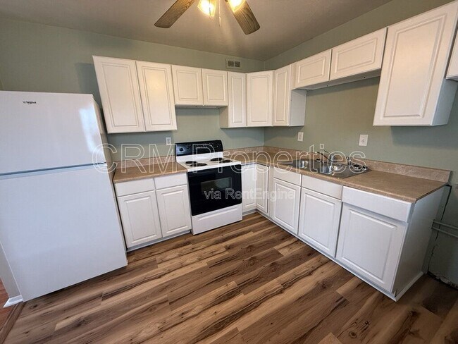 Foto del edificio - 5209 Mohawk Dr