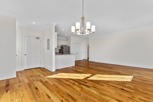 Building Photo - 73 W Main St