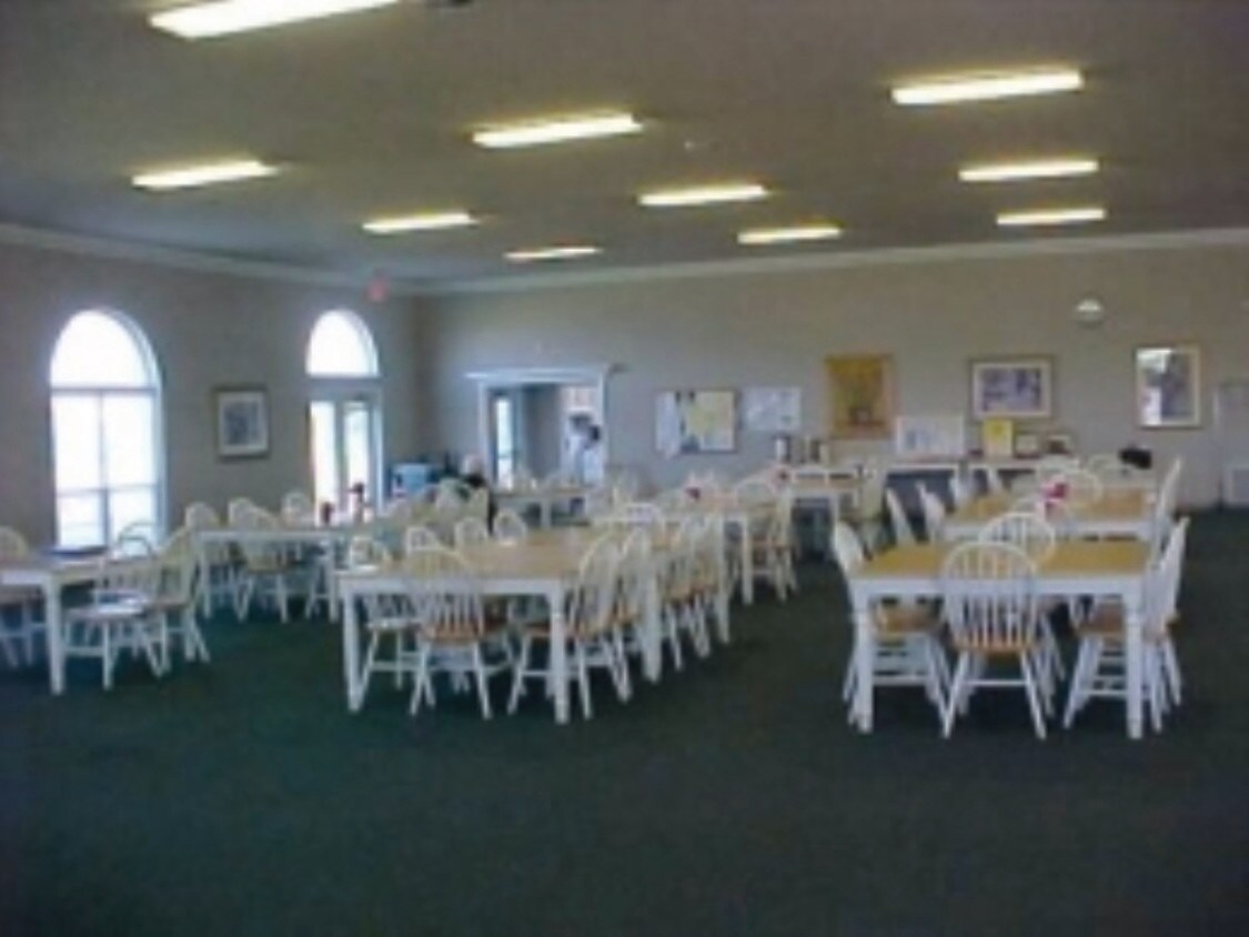 Fotografía del edificio - Redbud Senior Apartments