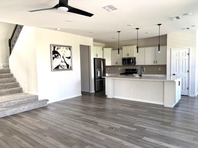 Foto del edificio - 4538 Emprise Way