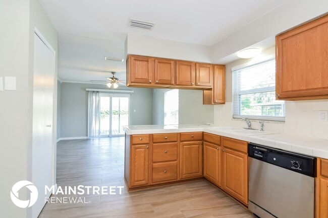 Building Photo - 2112 Sylvester Ct