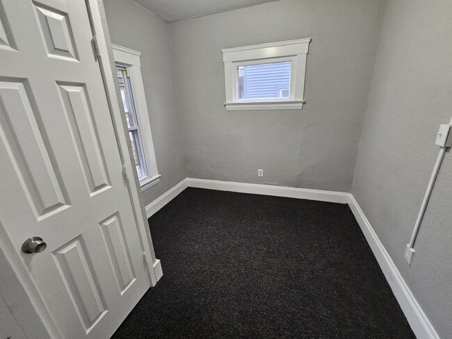 Building Photo - 4110 E 64th St