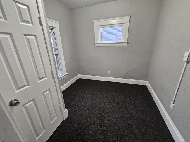 Foto del edificio - 4110 E 64th St