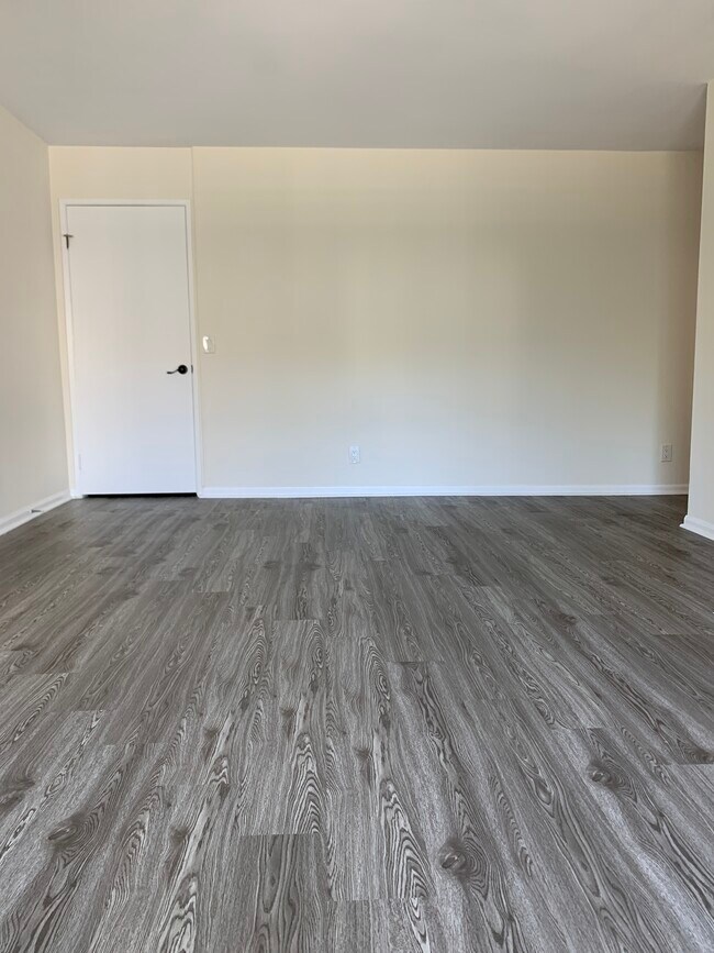 Building Photo - 3281 Sawtelle Blvd