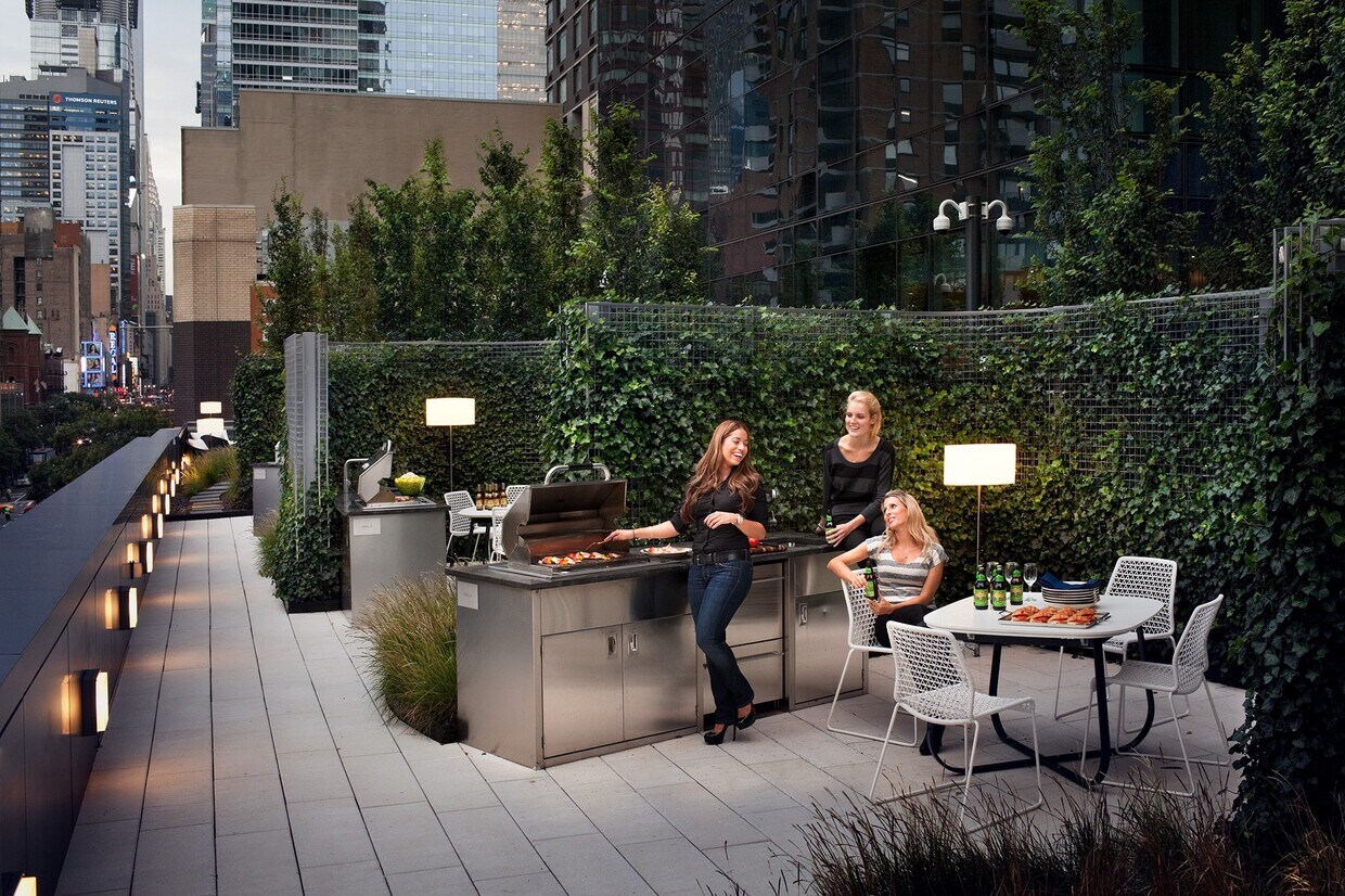 Foto principal - 450 W 42nd St
