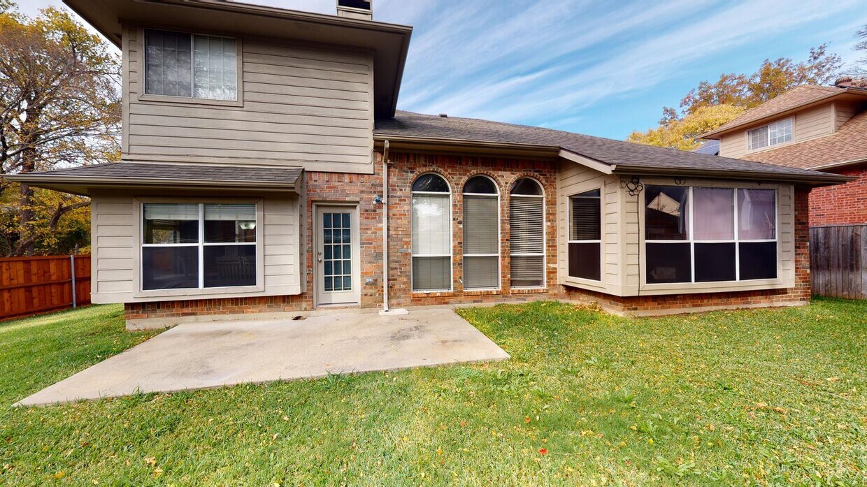 Foto principal - Remodeled Plano home with great fenced backyard