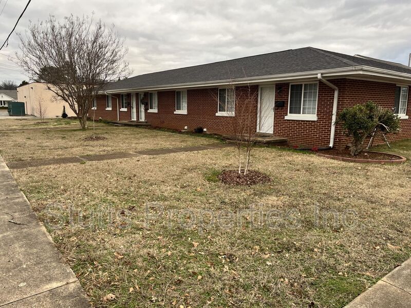 402 N Water St, Tuscumbia, AL 35674 House Rental in Tuscumbia, AL
